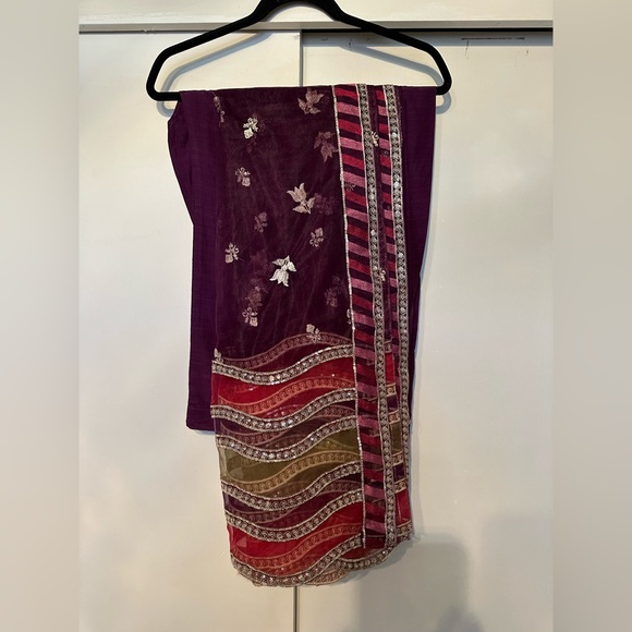 3 piece Pakistani outfit - Picture 2 of 3